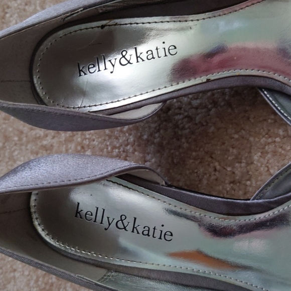 Kelly&Katie Silver Heels Size 7 - Picture 2 of 6